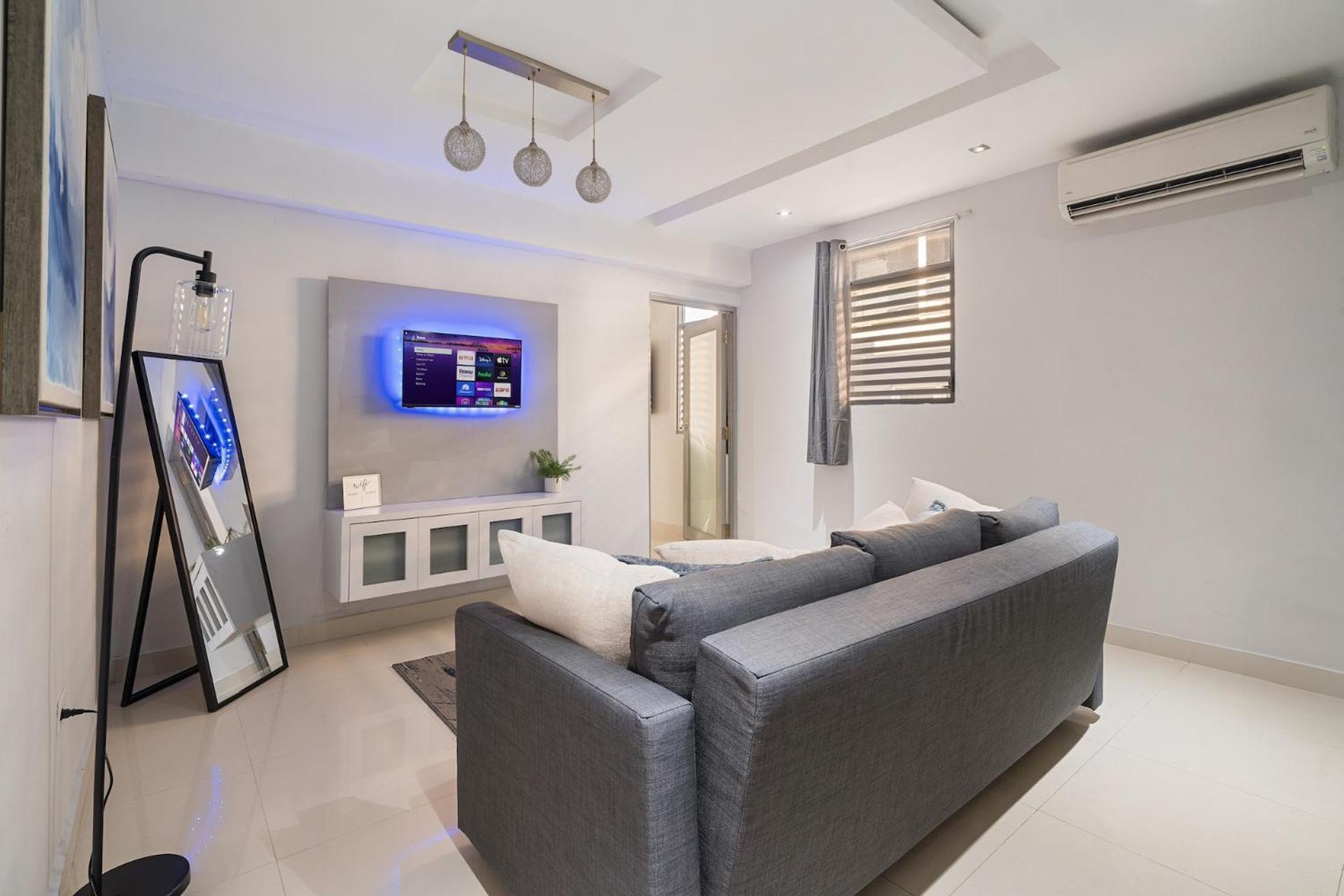 New - Cozy - 3-min Walk To Front Apartment